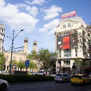 luxury-downtown-3-bedroom-apartment-by-synagoge-with.inbudapesthotels.com/